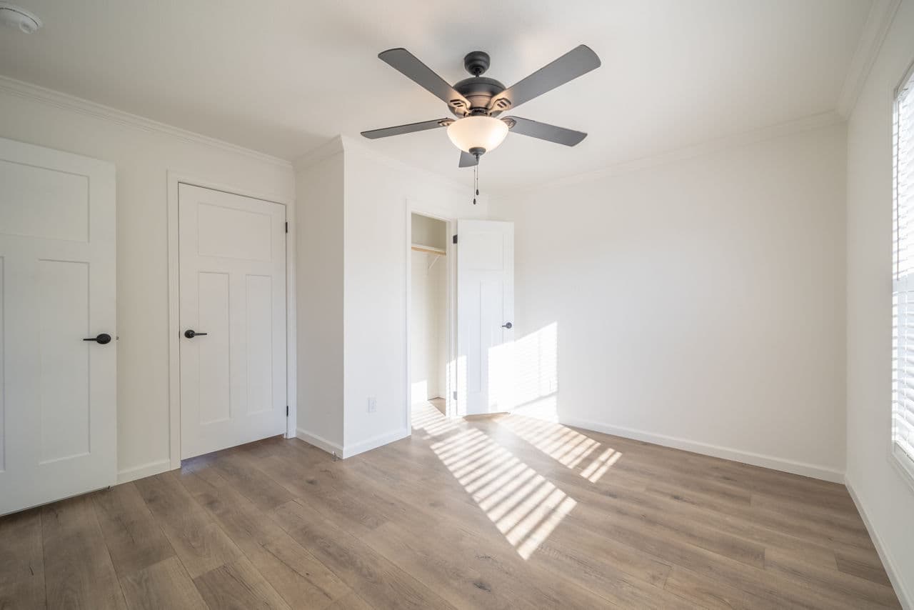 Innovation 5442h - the cypress creek bedroom home features