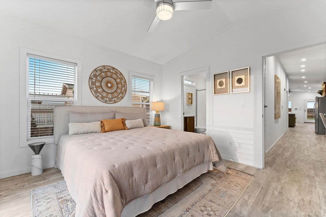 Innovation 1668h bedroom home features