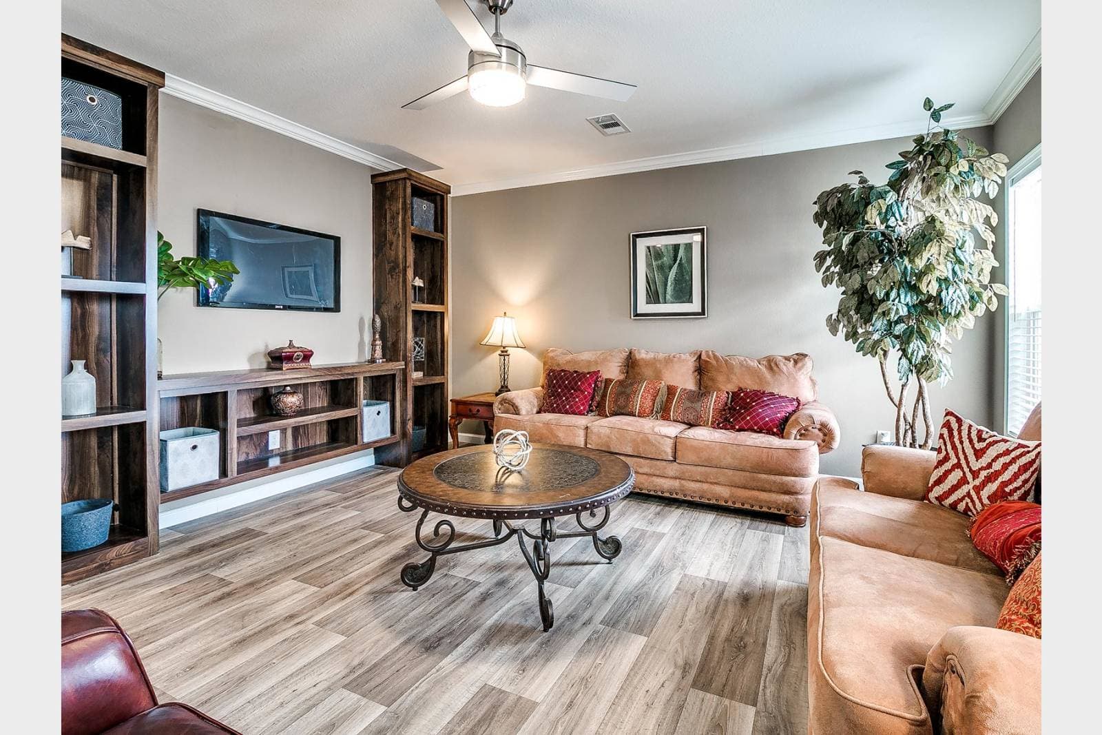 Titan extreme 3276t [the memphis] interior home features