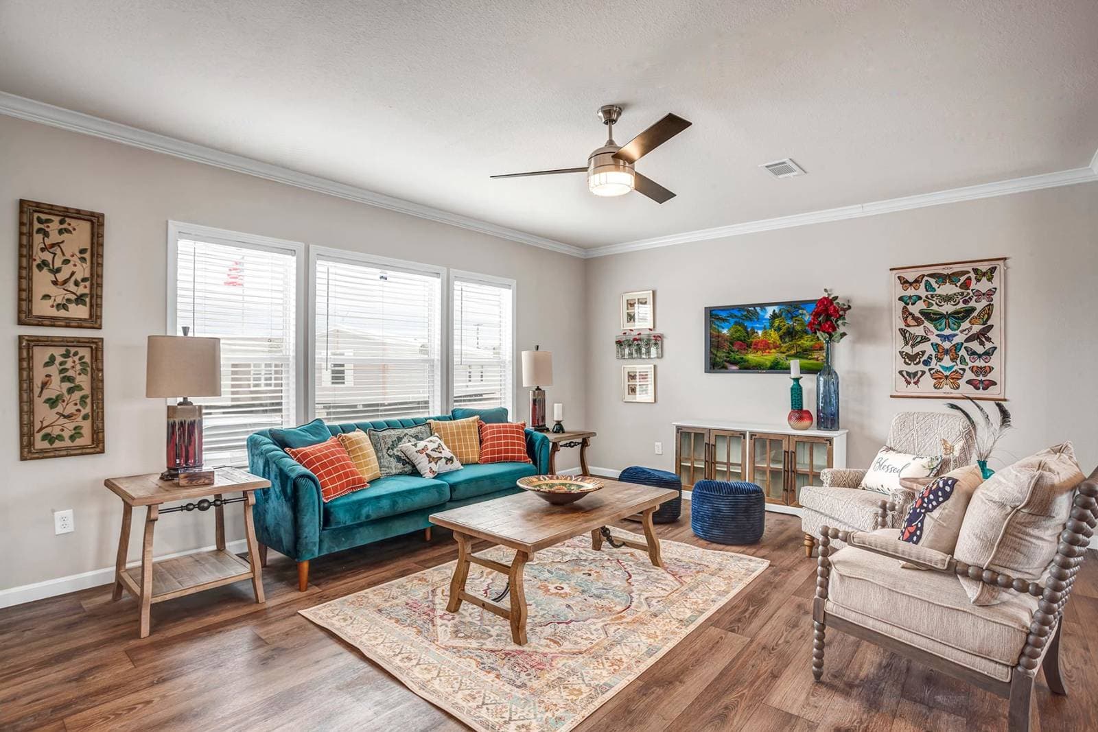 Titan extreme 3276f interior home features