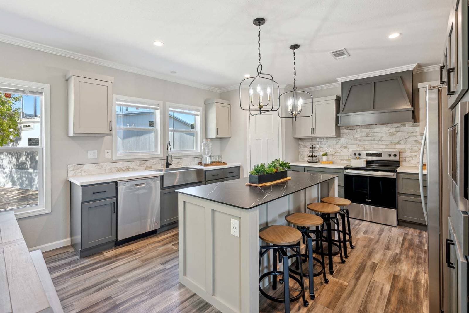 Innovation 3268h kitchen home features