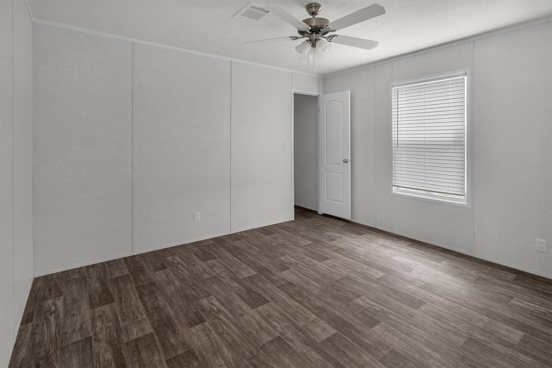 Valu maxx 28563m interior home features