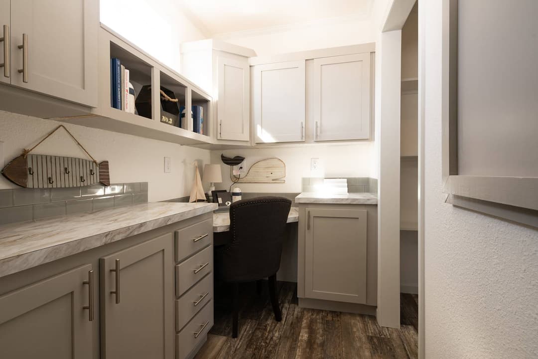 Titan extreme 3266a [the aspen] interior home features