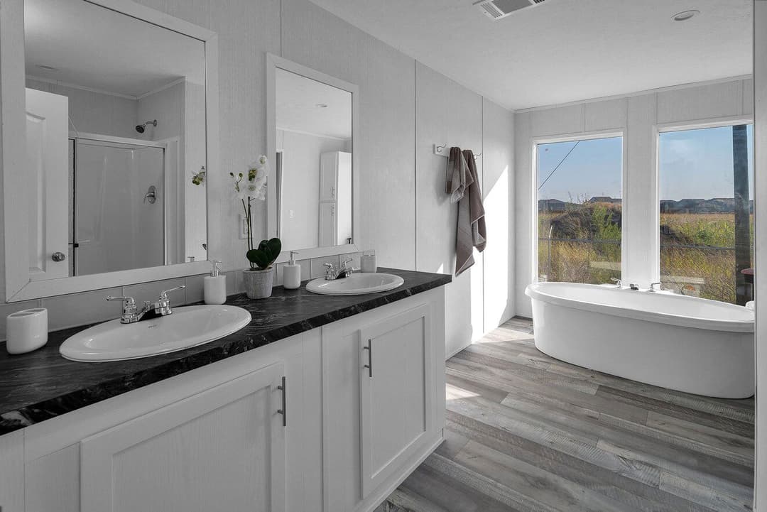 Valu premier 32684g interior and bathroom home features