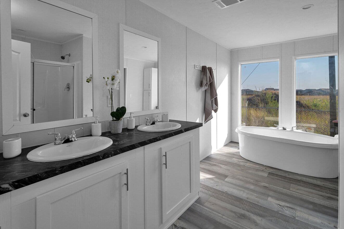 Valu premier 32684g interior and bathroom home features