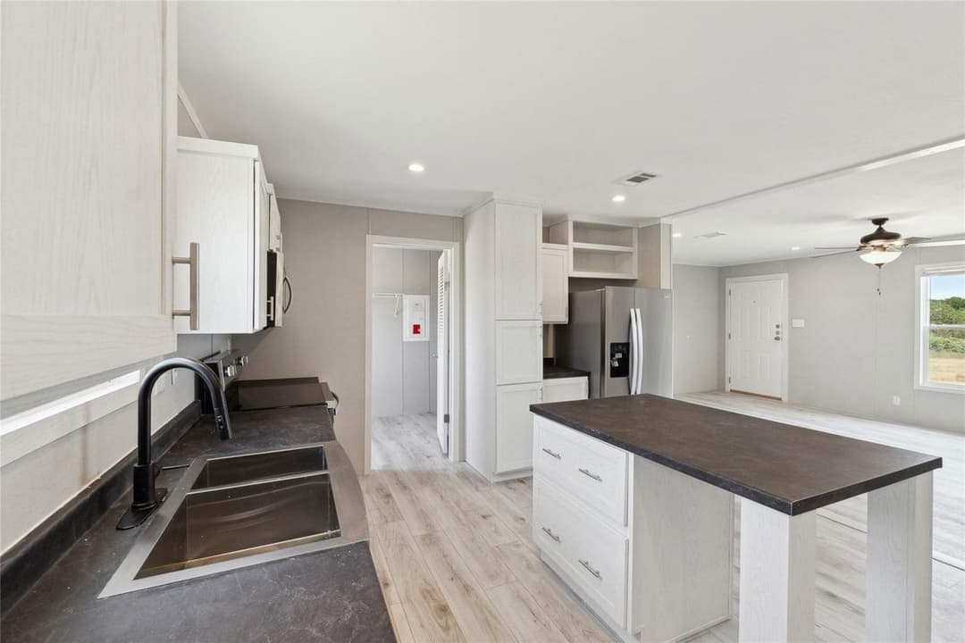 Rm2856b - 3.36 acre lot kitchen home features