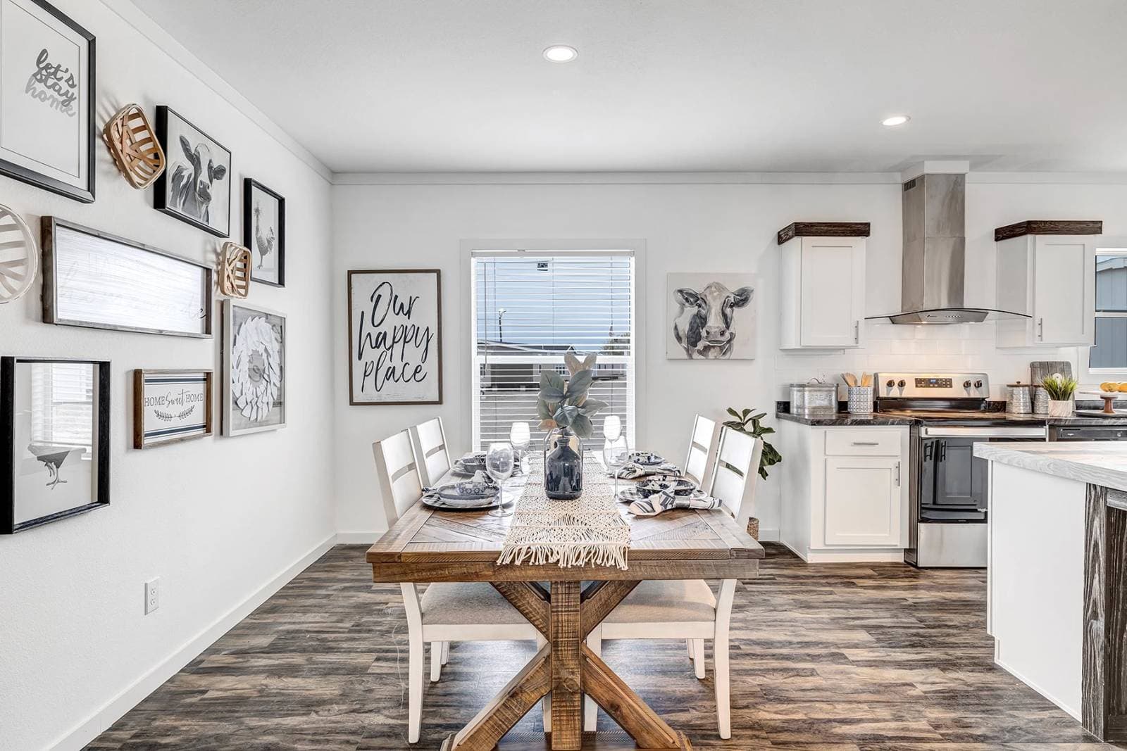 Titan extreme 3248e interior home features