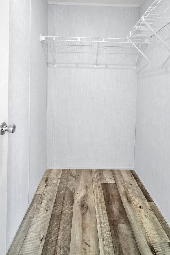 Alamo lite 16763s interior home features