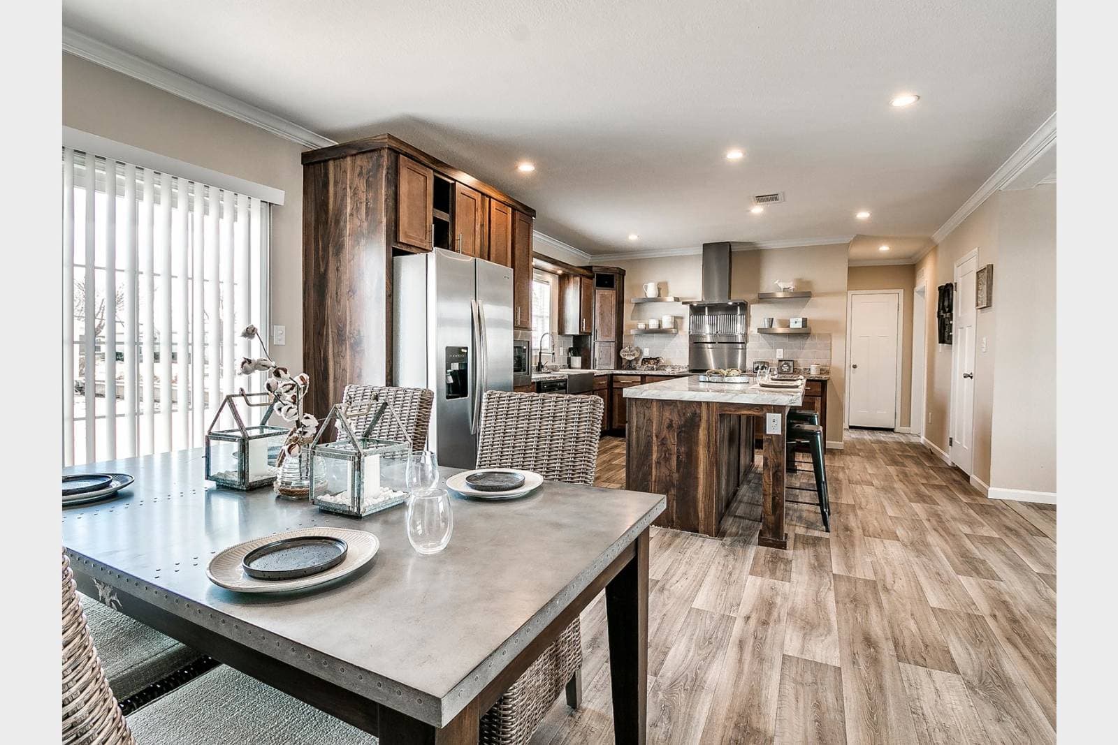 Titan extreme 3276t [the memphis] kitchen home features