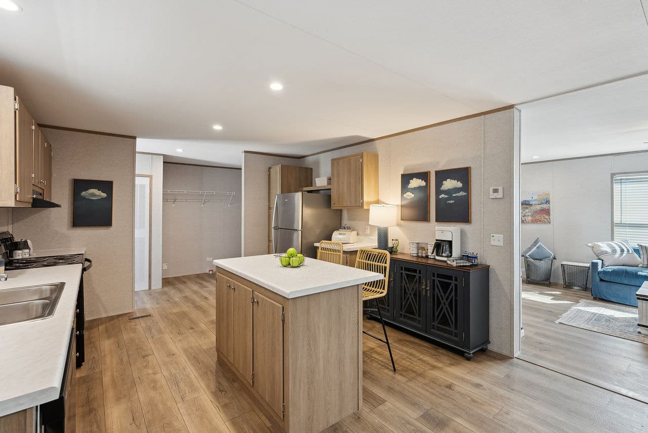 Prime pinnacle 135 kitchen home features