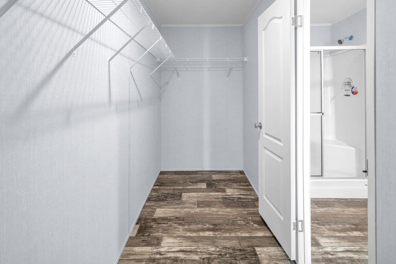 Valu 28563u interior home features