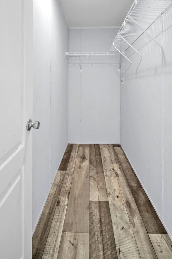 Alamo lite 16763s interior home features