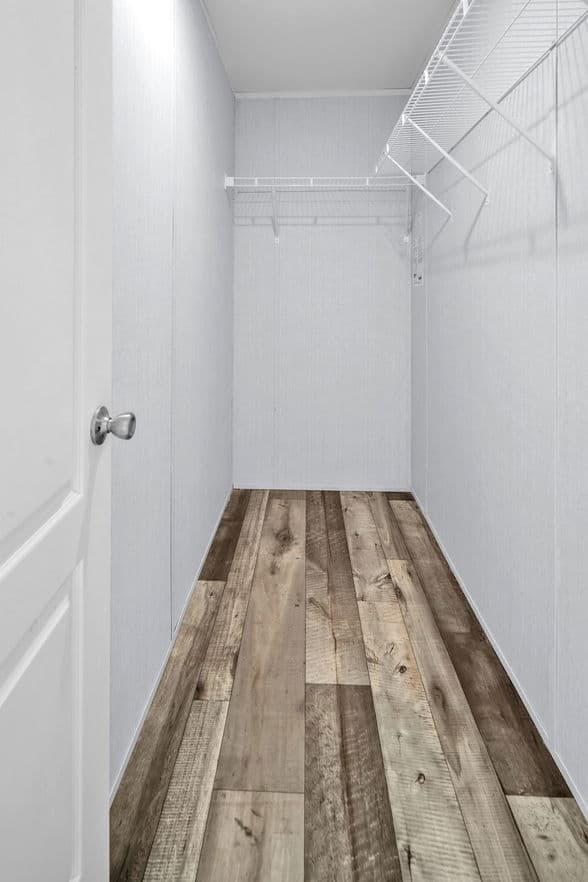 Alamo lite 16763s interior home features