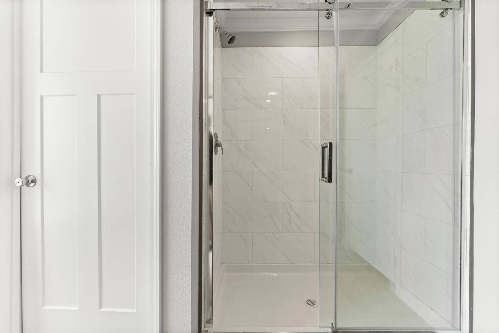 Titan extreme 2856h bathroom home features