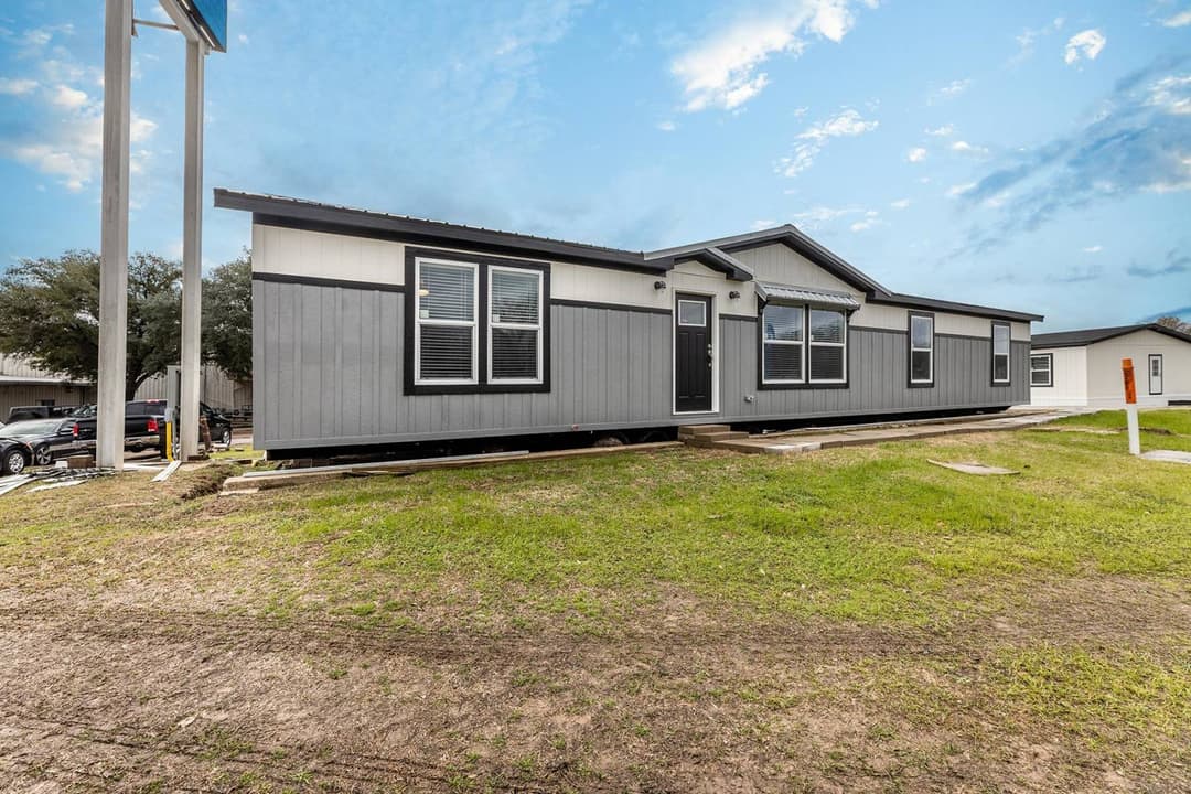 Innovation 2864h exterior and hero home features