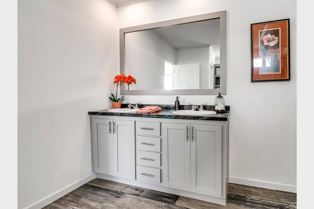 Titan extreme 3266a [the aspen] bathroom home features