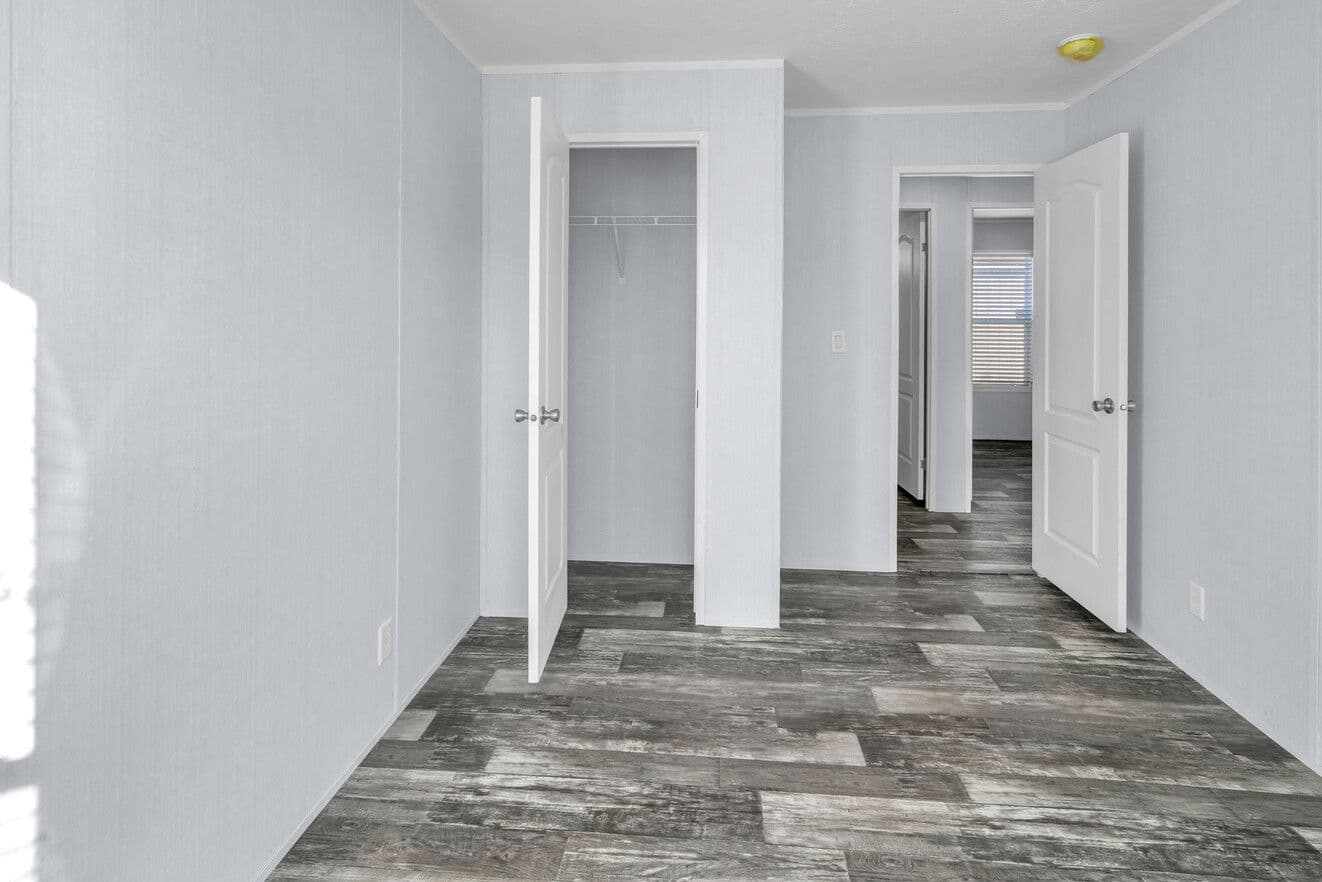 Valu 28563u interior home features