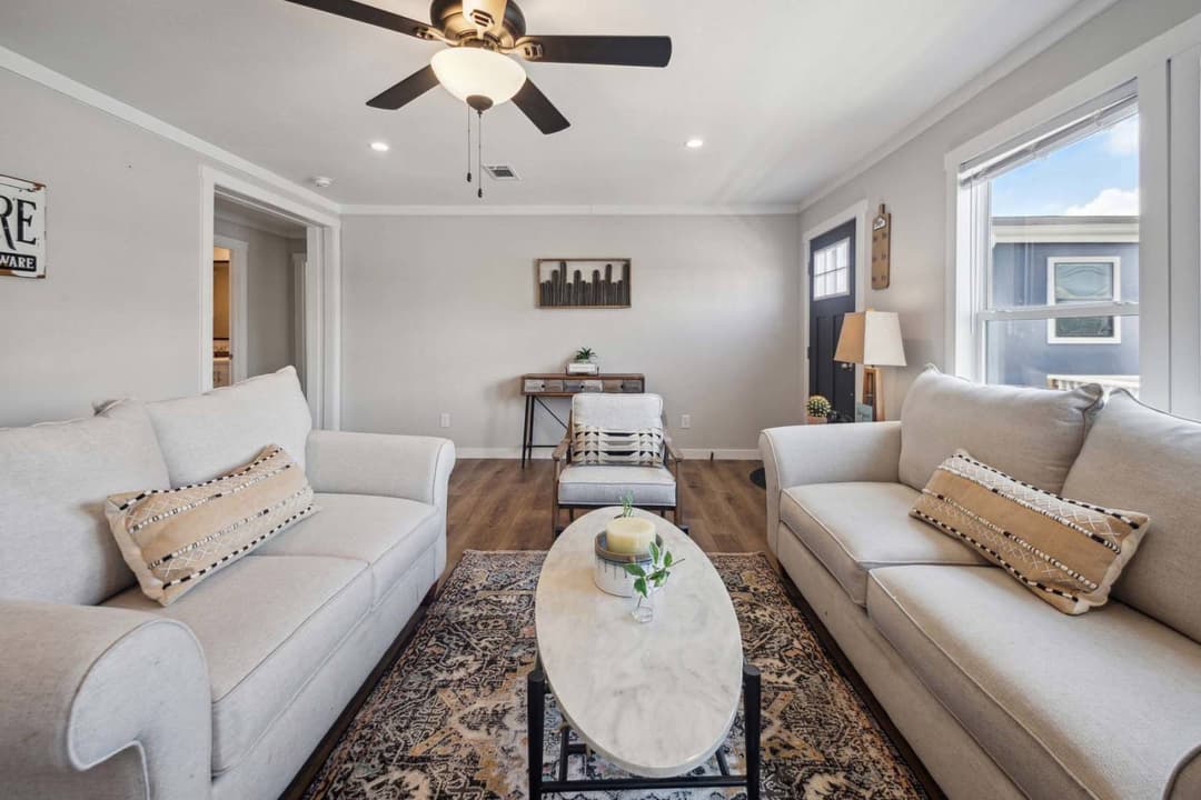 Cedar creek 3276h42106 interior home features