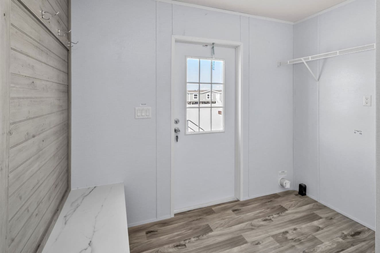 Valu maxx premier 32684f interior home features