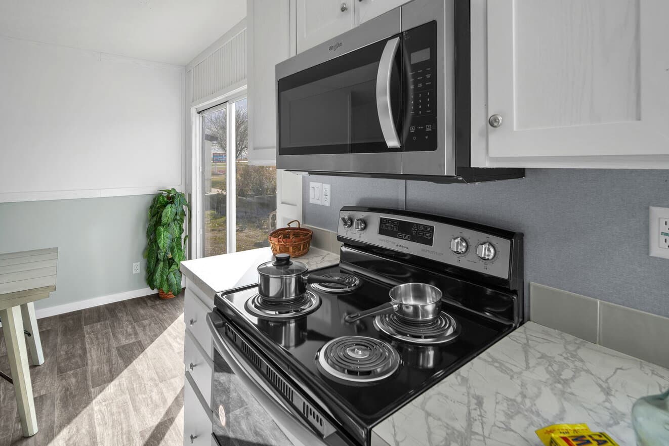 Valu maxx premier 32643e interior and kitchen home features