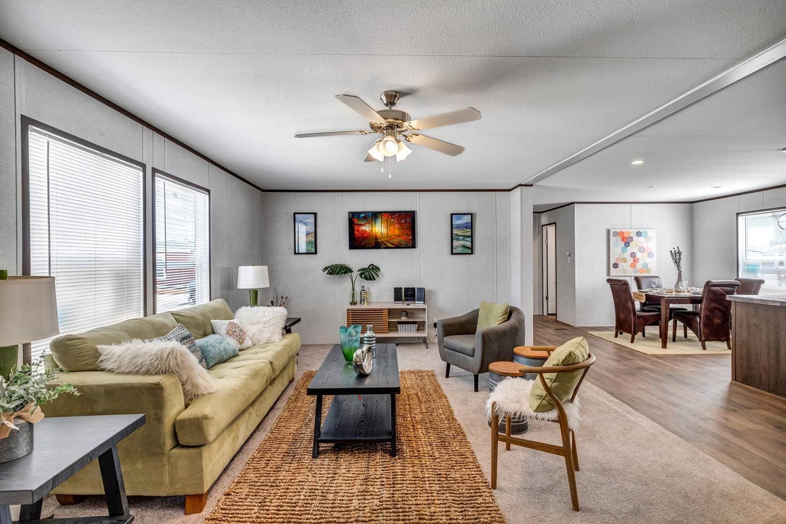 Rm2856b interior home features