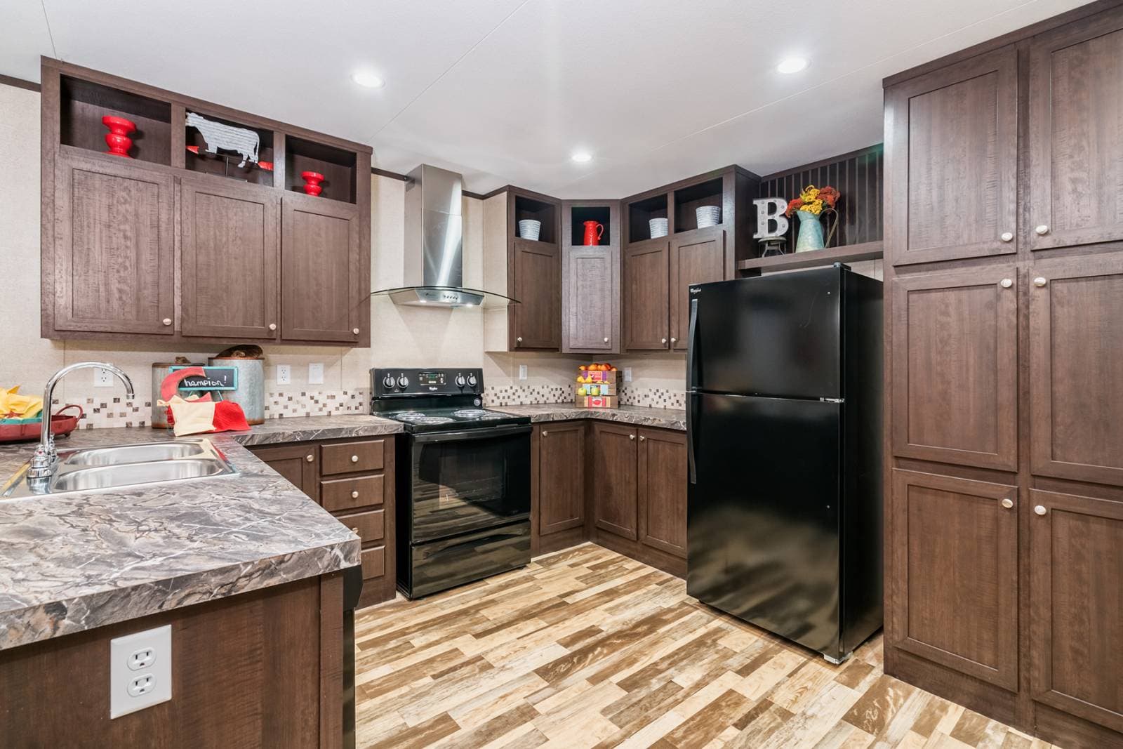 Cs1676g kitchen home features