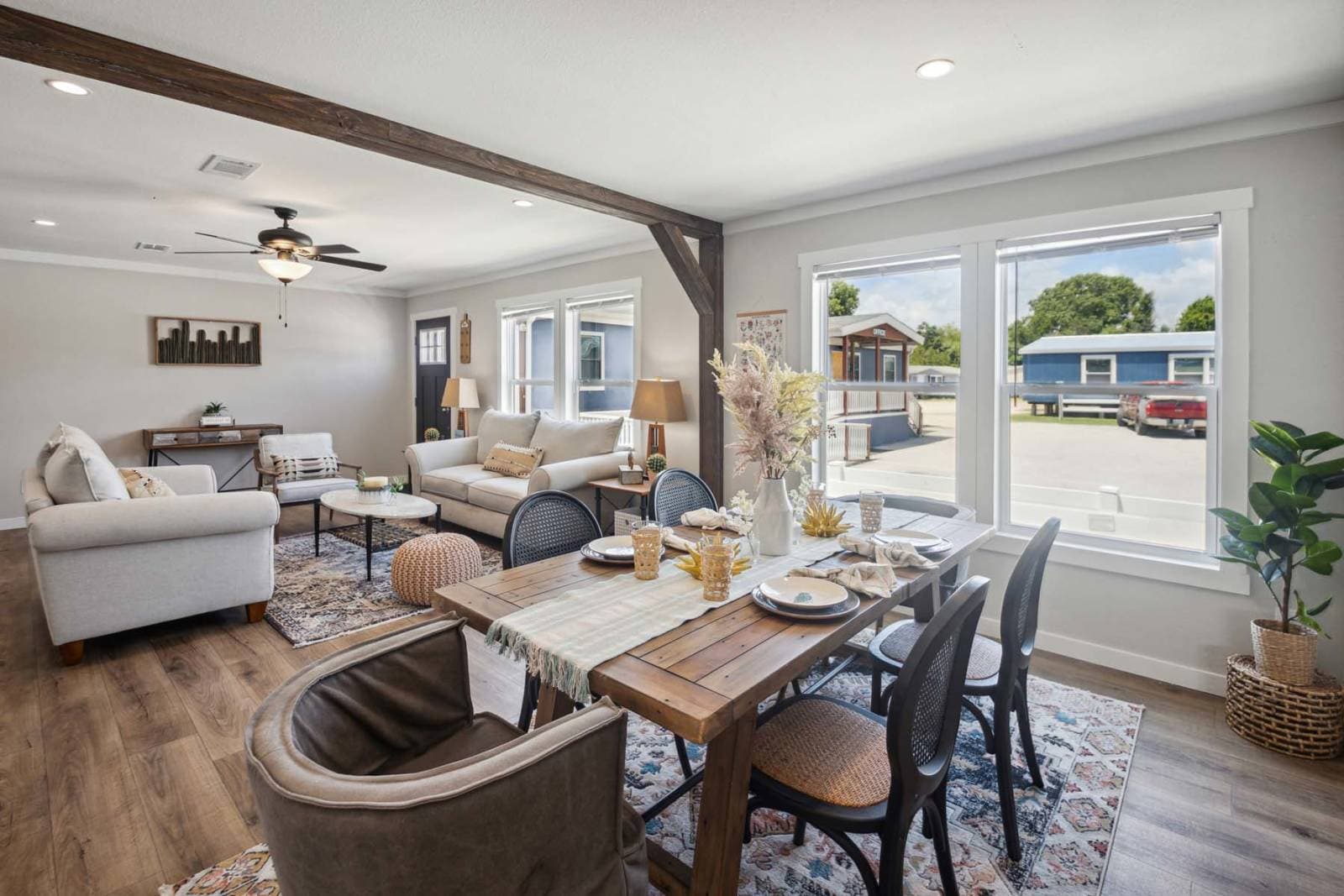 Cedar creek 3276h42106 interior home features