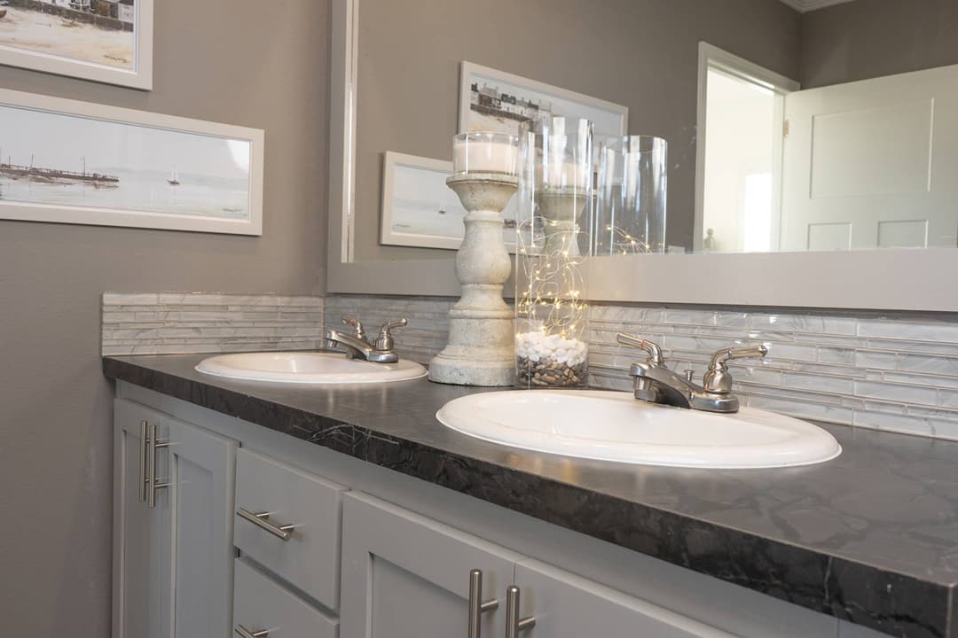 Titan extreme 3266a [the aspen] bathroom home features