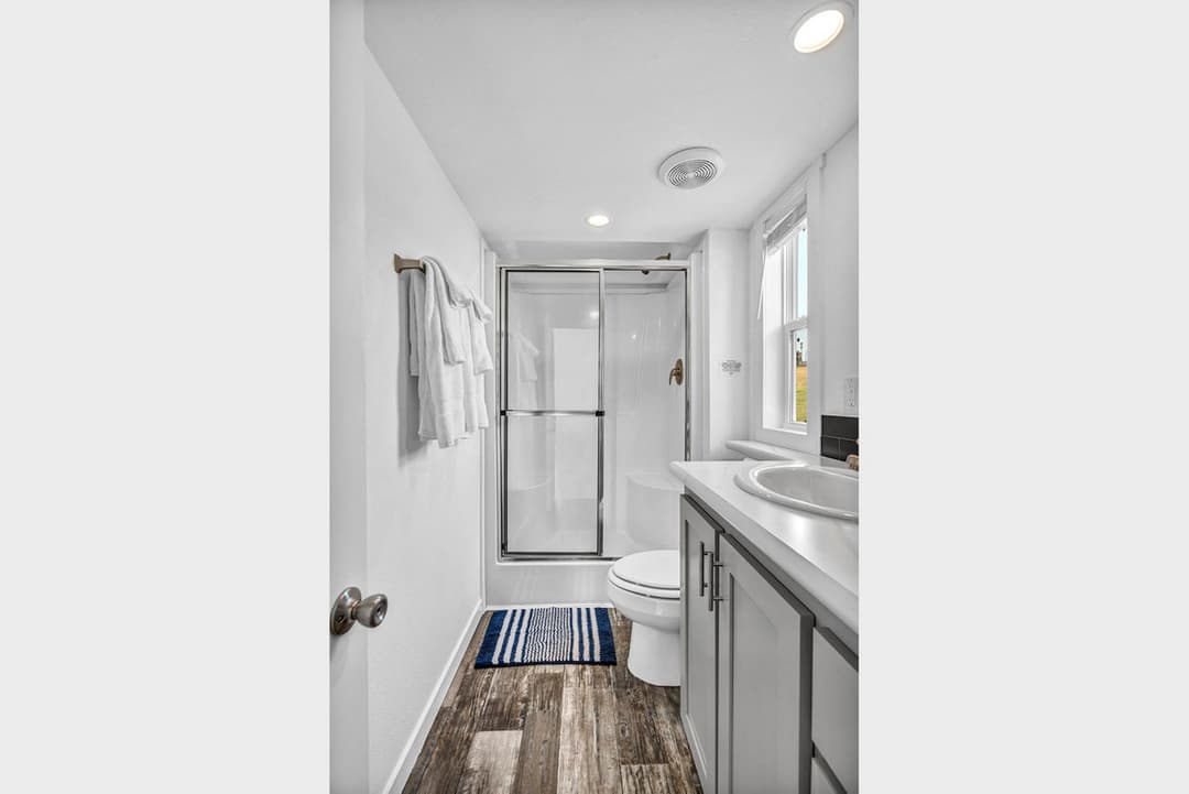 Aps 522a-sl - rv lot (2 available) bathroom home features