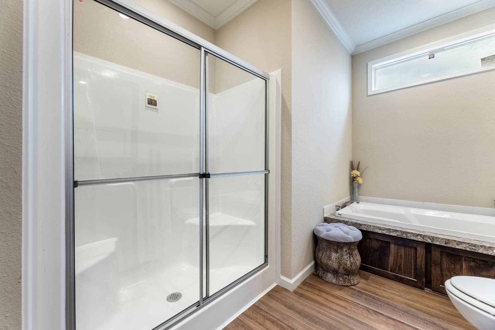 Innovation 3260c bathroom home features