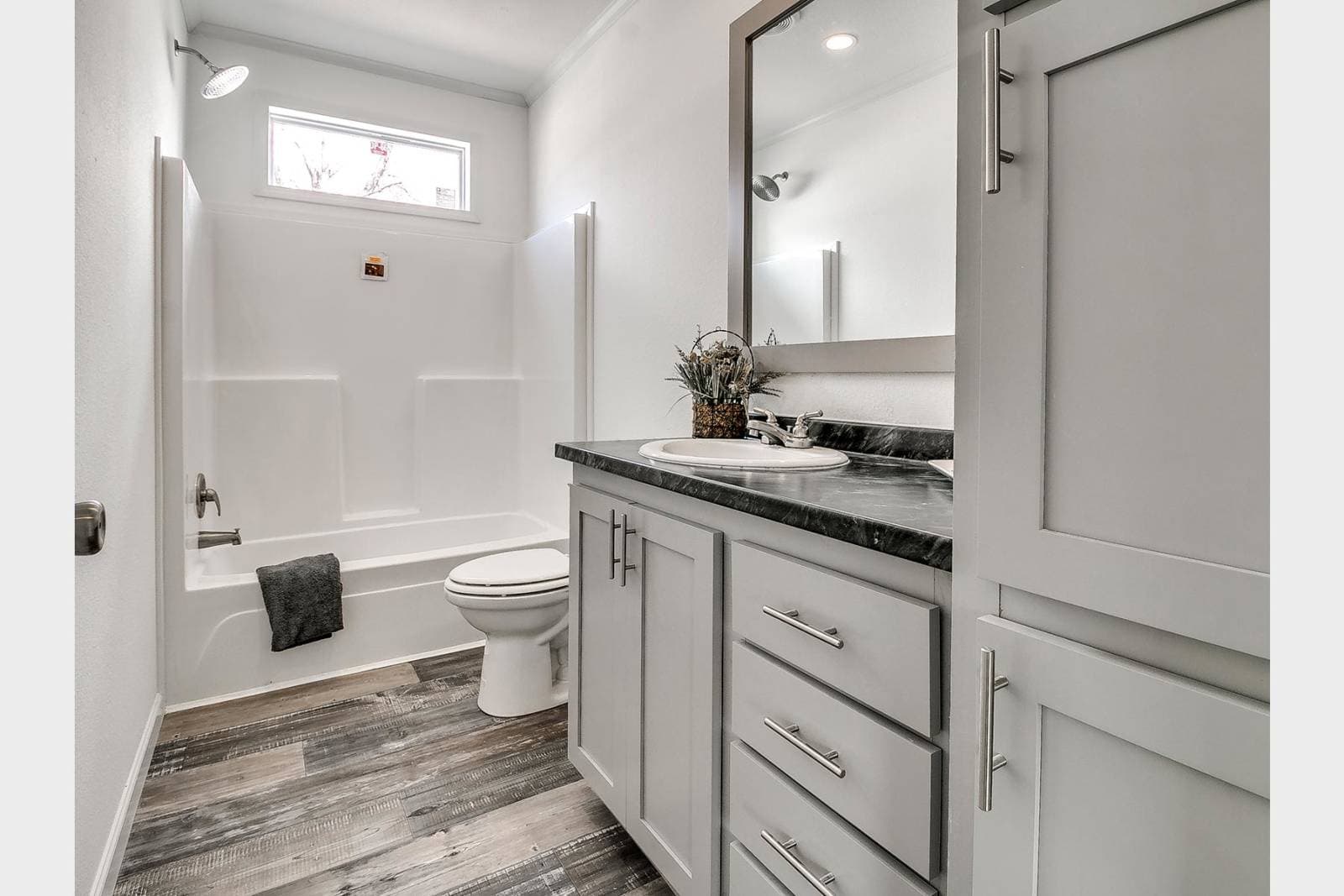 Titan extreme 3266a [the aspen] bathroom home features