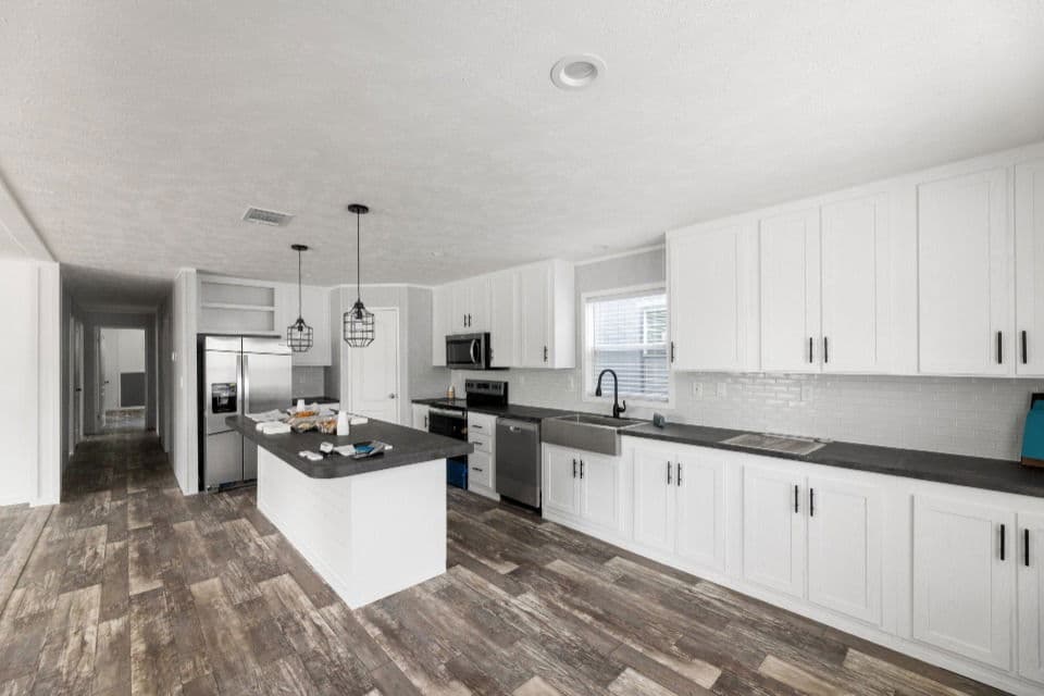 Verde ranch 28523n interior and kitchen home features