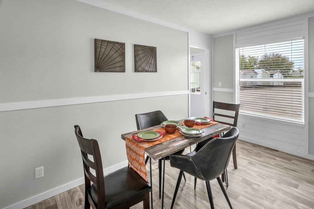 Valu 28483u interior home features