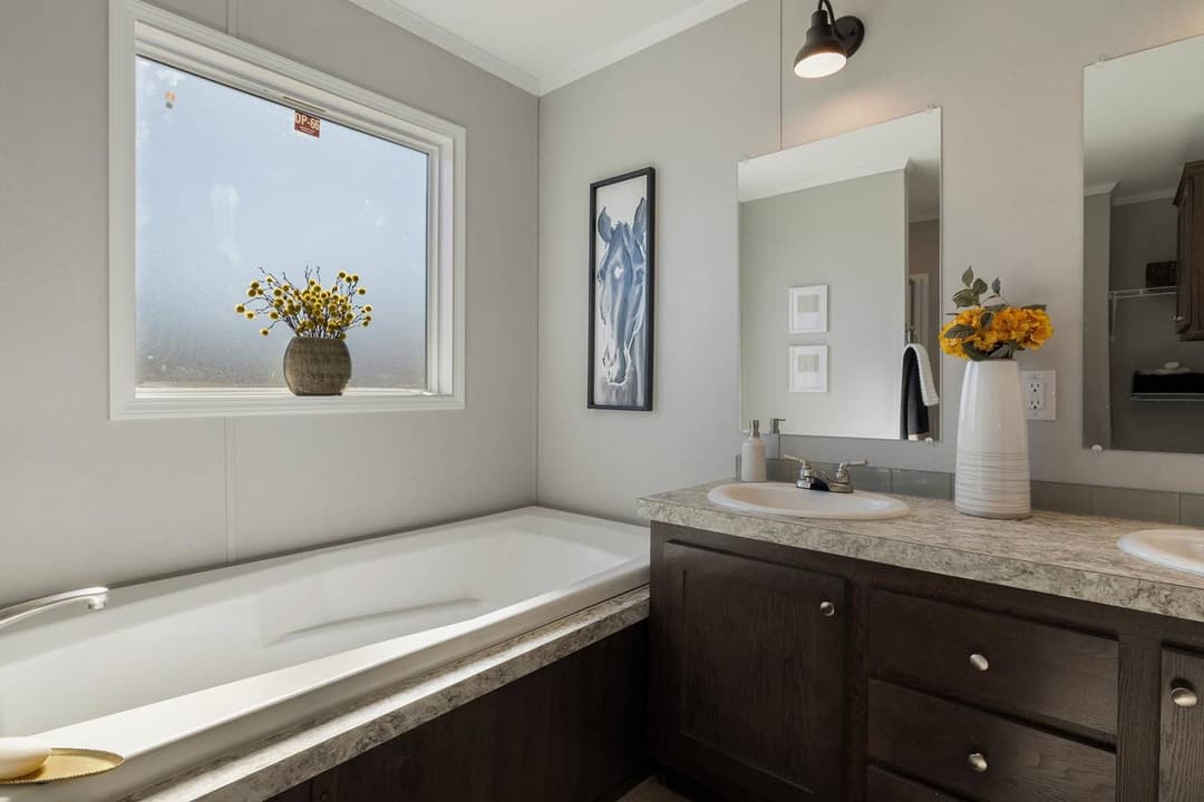 Cs1676c bathroom home features