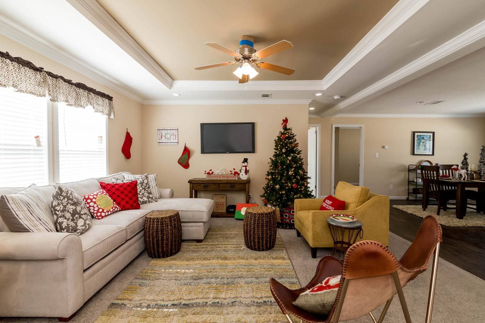 Titan extreme 3248e interior home features