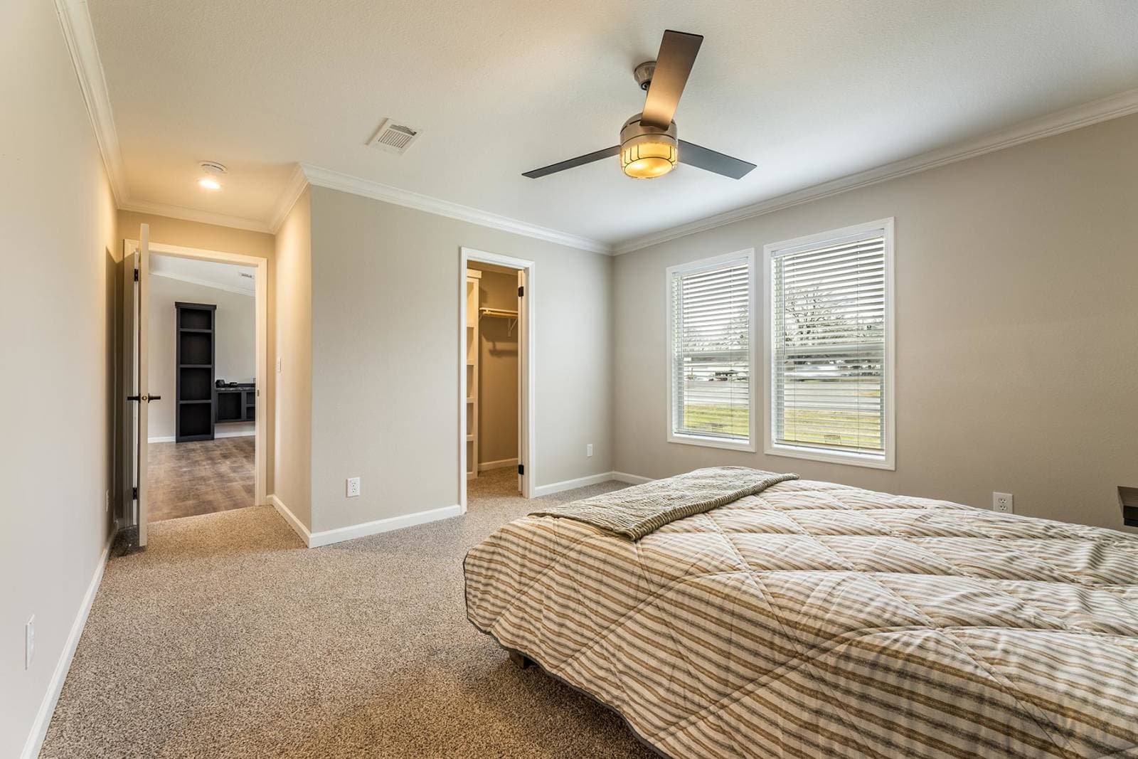 Innovation 2864h bedroom home features