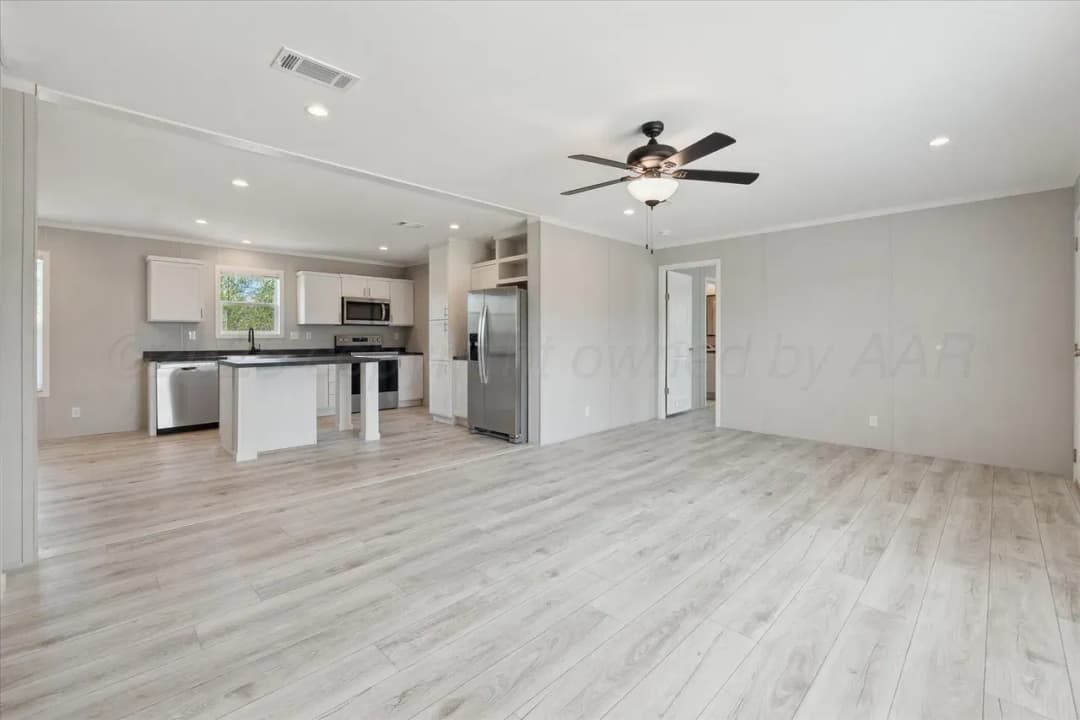 Rm2856b - 0.51 acre lot interior home features