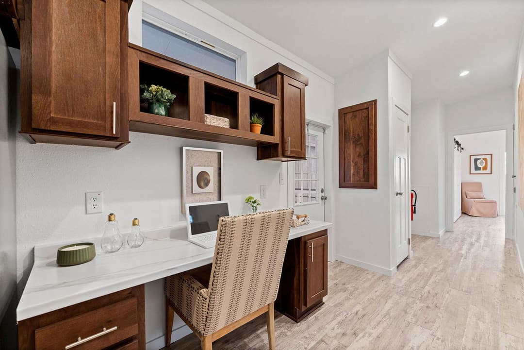 Innovation 1668h interior home features