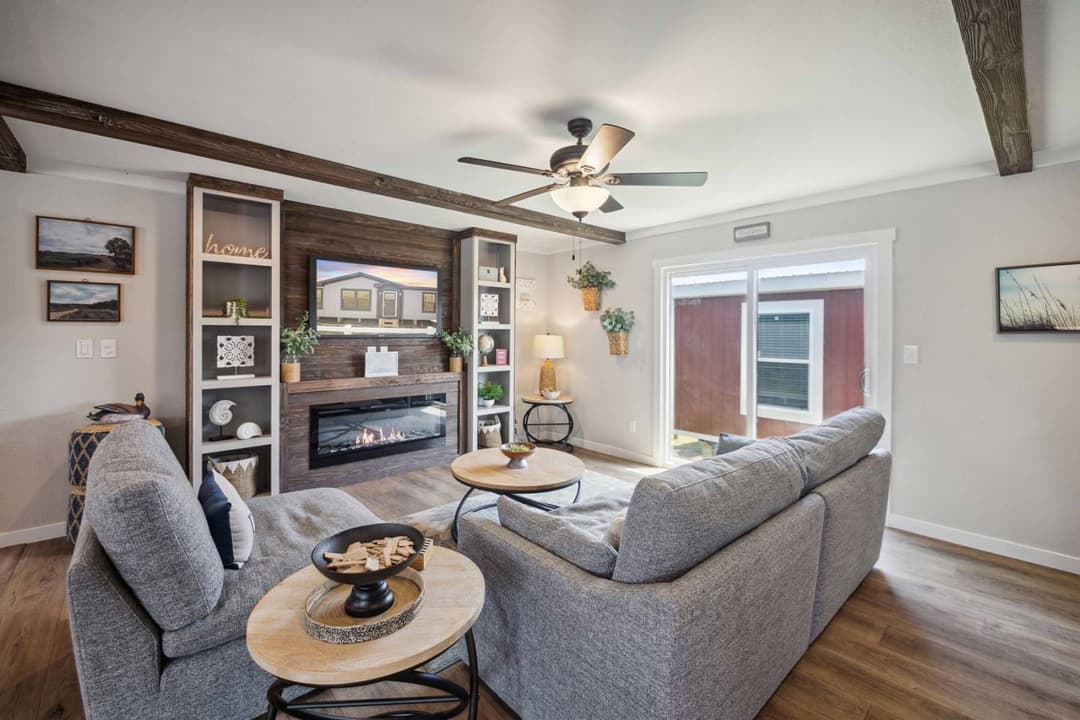 Cedar creek 3276h42106 interior home features