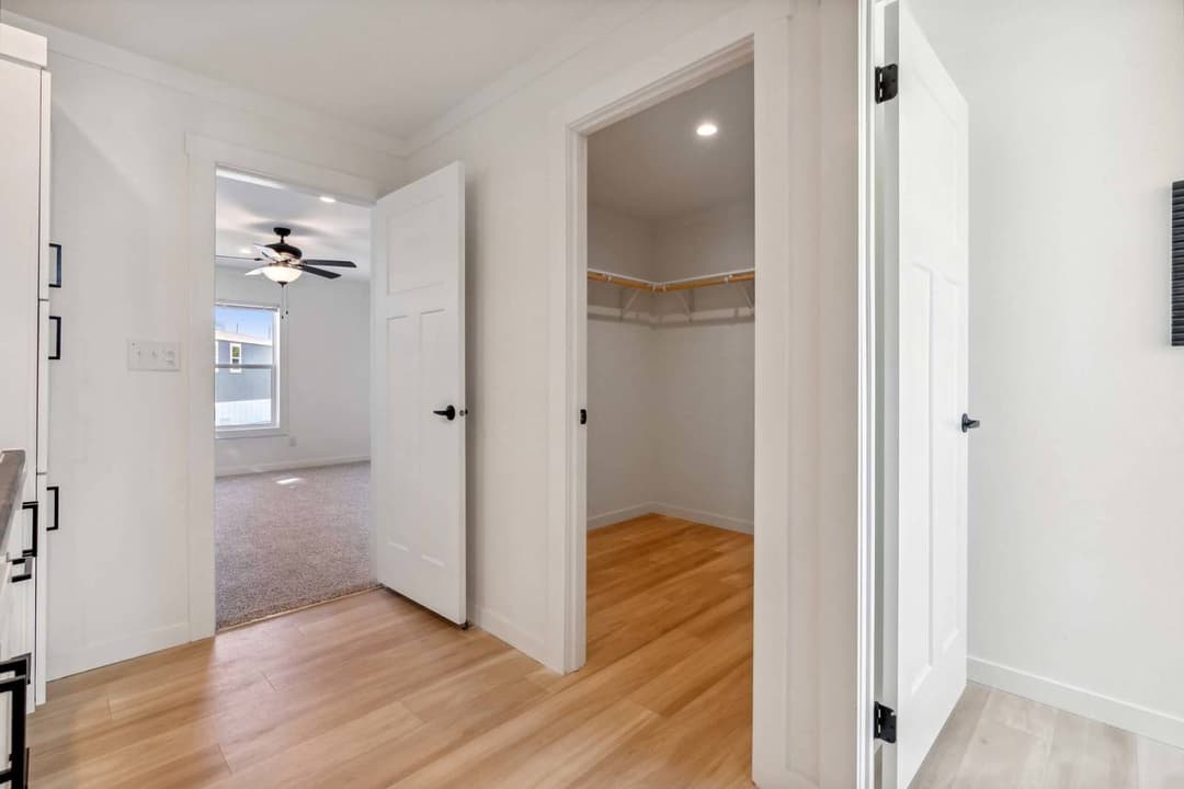 Kritzer 110 bathroom home features