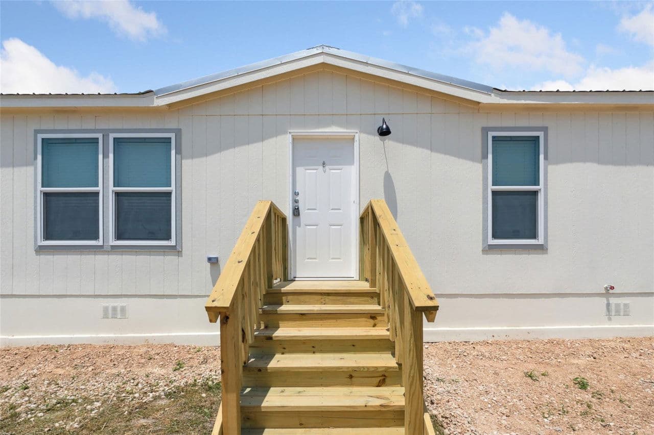 Rm2856b - 3.36 acre lot exterior and hero home features