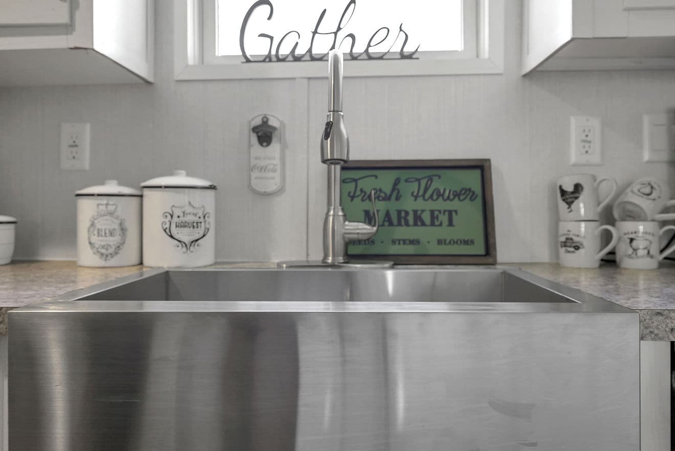 Valu 28563u interior and kitchen home features