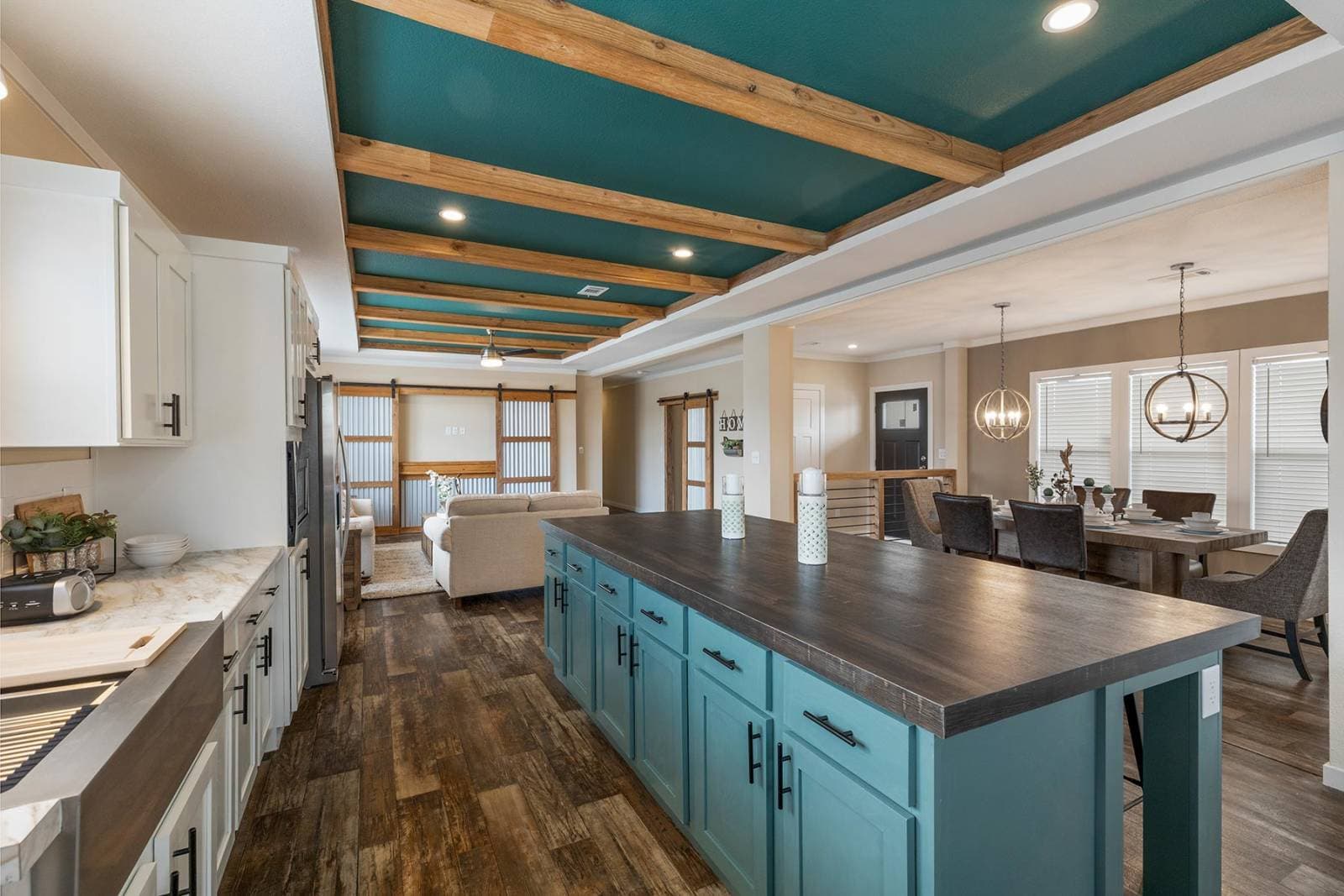 Titan extreme 3272e kitchen home features