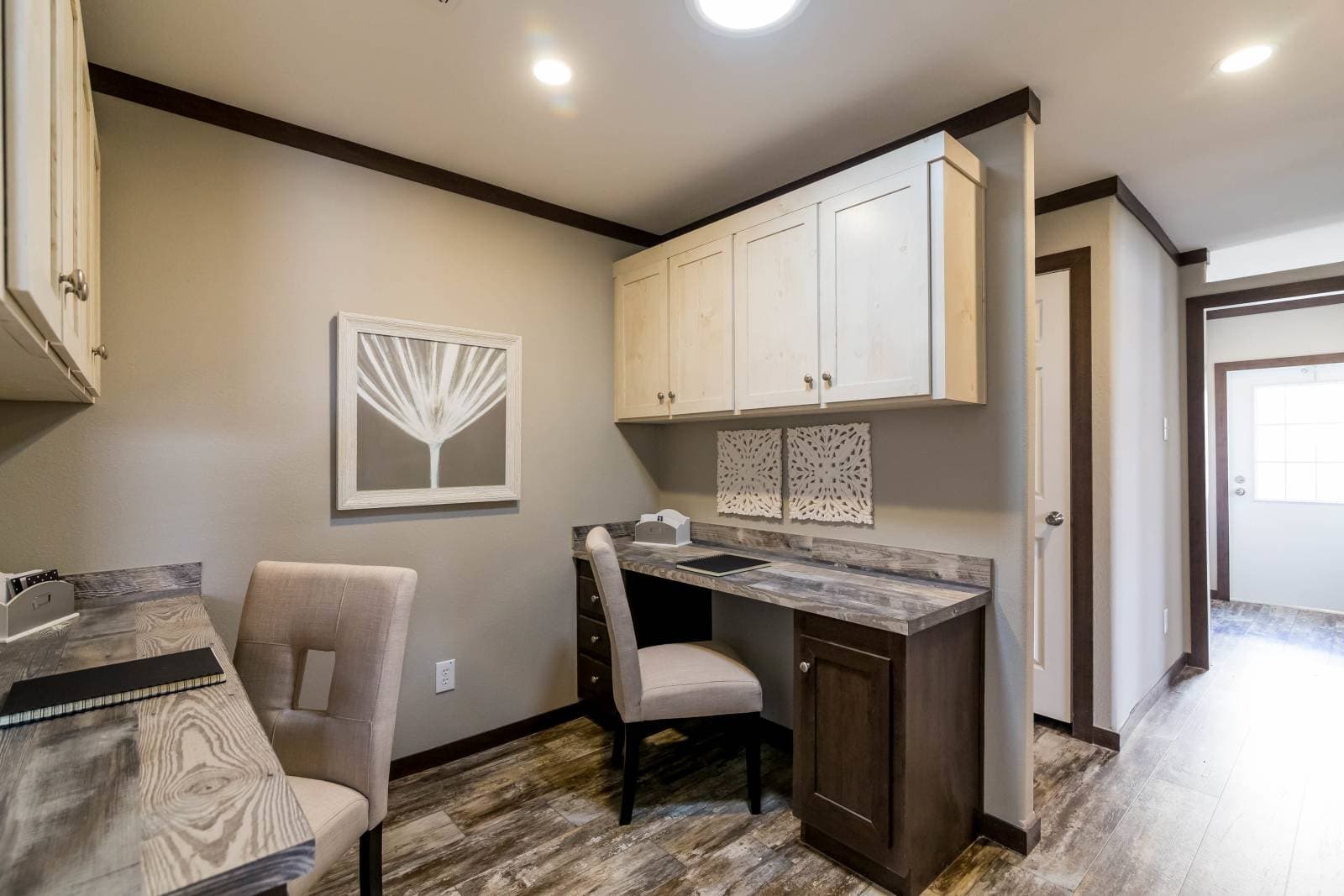 Titan extreme 3272c bathroom home features