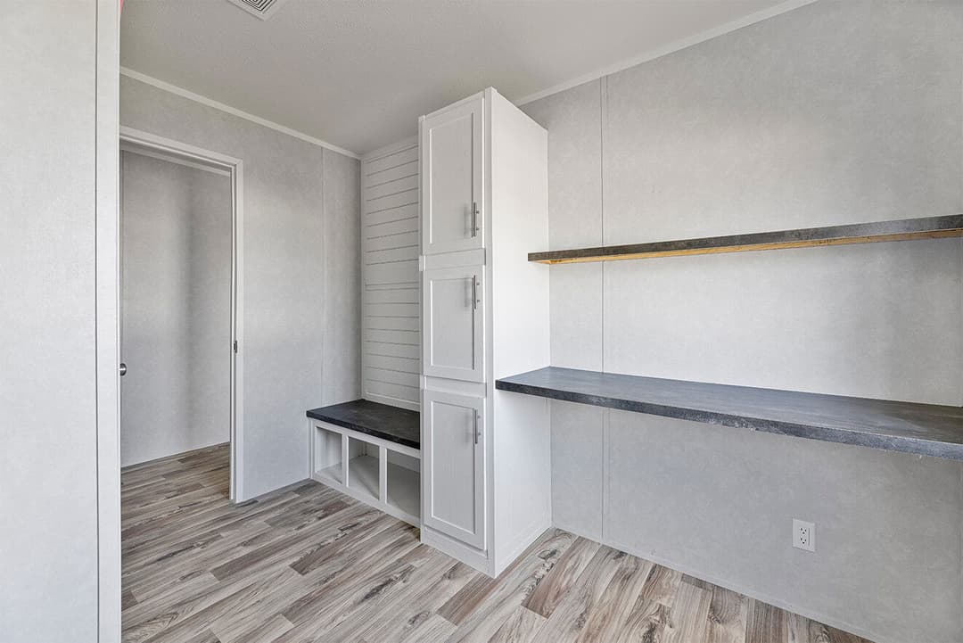 Valu maxx premier 32684e interior home features