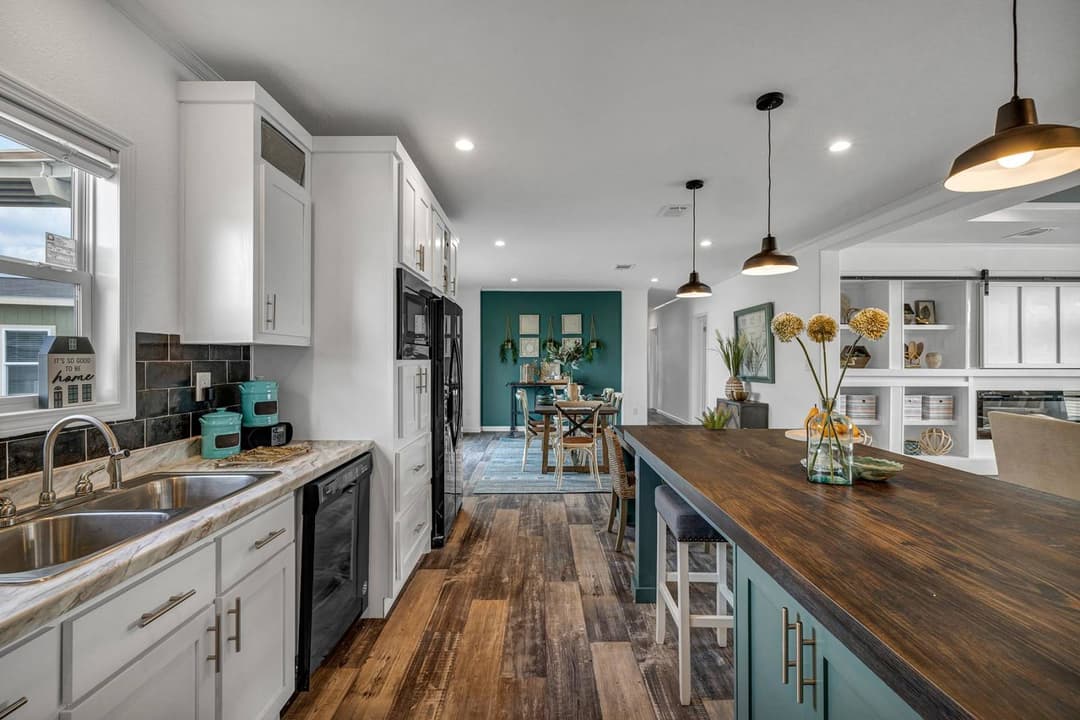 Titan extreme 3272c kitchen home features