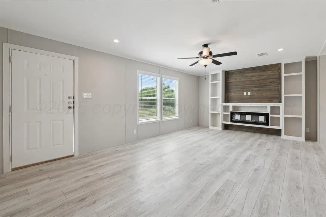 Rm2856b - 0.51 acre lot interior home features