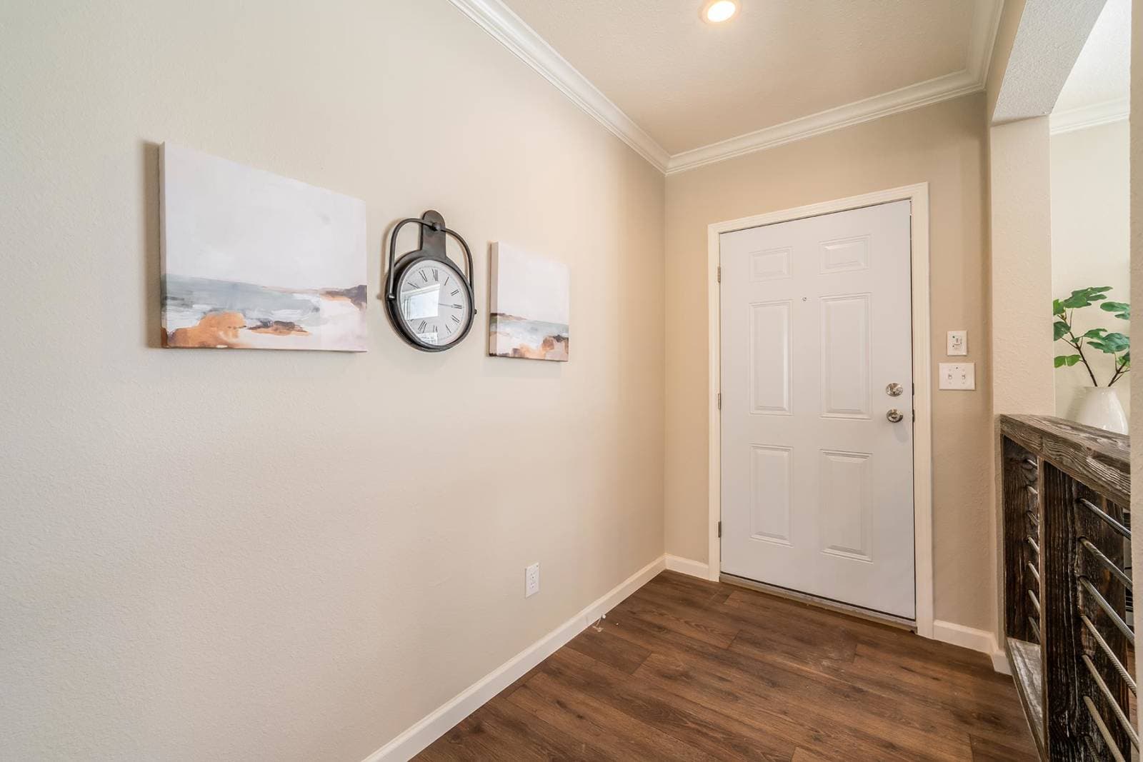 Titan extreme 3260h [the cypress] interior home features