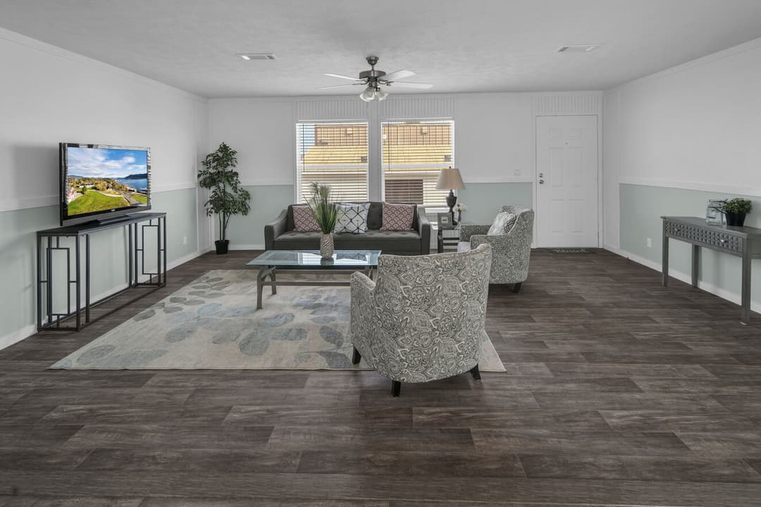 Valu maxx premier 32643e interior home features