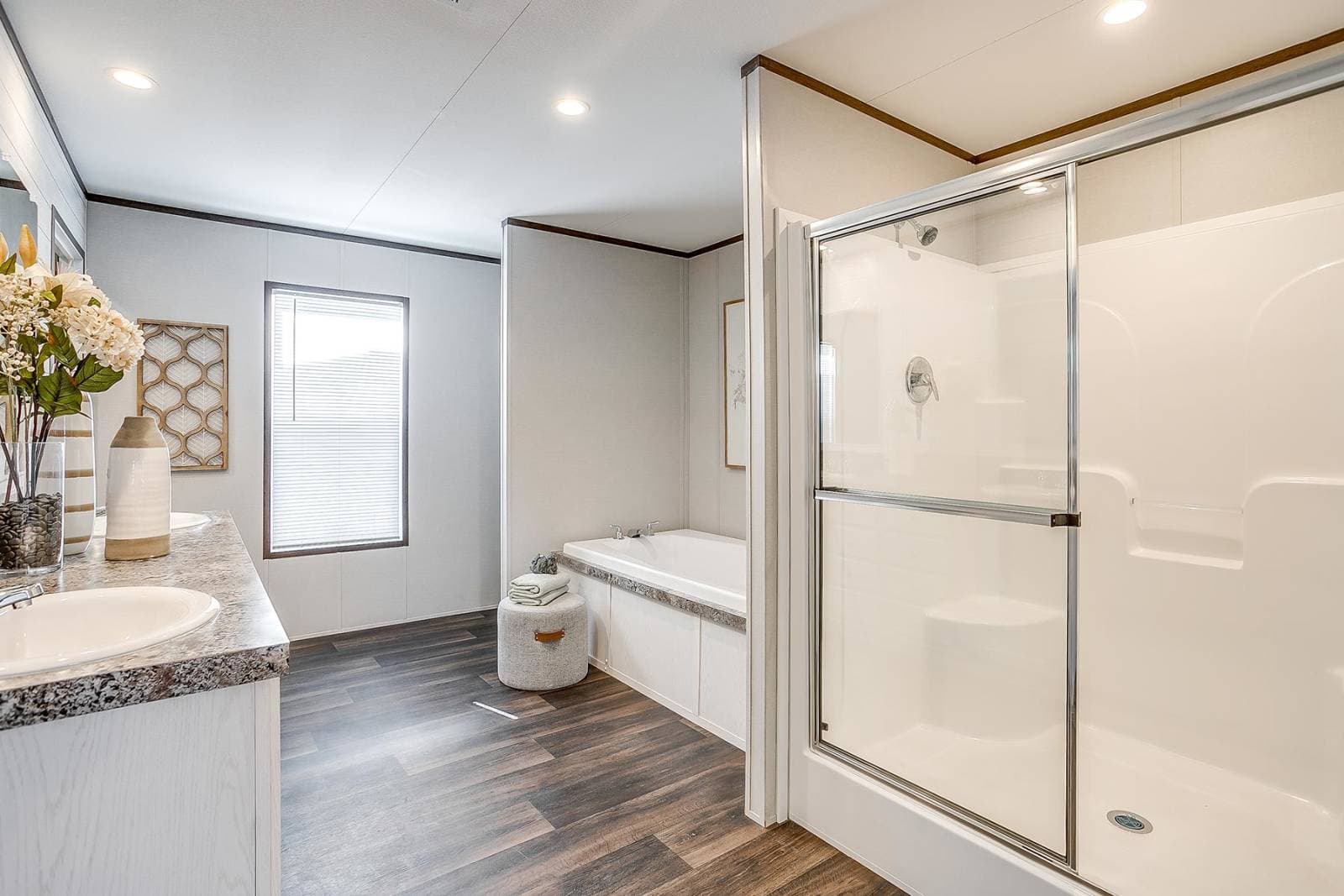 Nm3260f bathroom home features